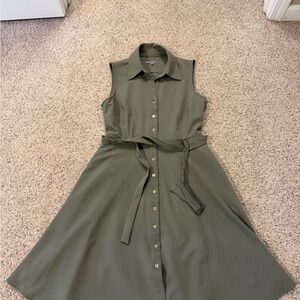 Dark Green Sleeveless Dress with Pockets